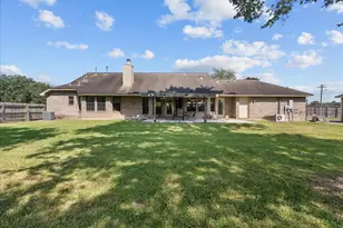 105 Canal Dr, Friendswood, TX 77546 - Photo 32