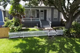 2009 Avenue O, Galveston, TX 77550 - Photo 2