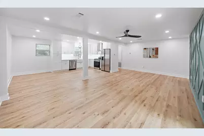 5203 Brookmeade Drive, Houston, TX 77045 - Photo 10