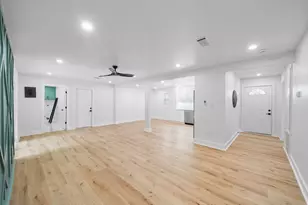 5203 Brookmeade Dr, Houston, TX 77045 - Photo 8