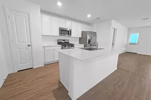 9518 Brookside Point Dr, Baytown, TX 77521 - Photo 2