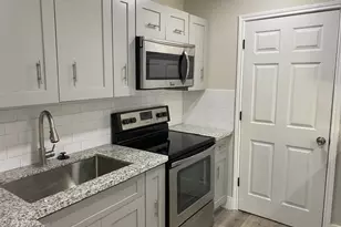 5258 Burma Rd, Houston, TX 77033 - Photo 6