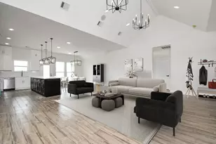 643 Lone Star Trail, Angleton, TX 77515 - Photo 6