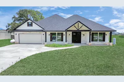 643 Lone Star Trail, Angleton, TX 77515 - Photo 4