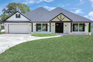 643 Lone Star Trail, Angleton, TX 77515 - Photo 4