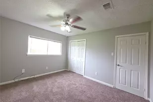 9814 Kiwi Ln, Conroe, TX 77385 - Photo 10