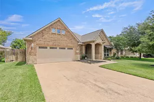 2109 Blackjack Dr, College Station, TX 77845 - Photo 2