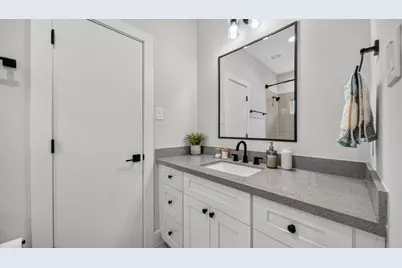 850 Elkhart Street #D/E, Houston, TX 77091 - Photo 10