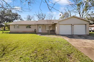 238 Sleepy Hollow Dr, Lake Jackson, TX 77566 - Photo 1