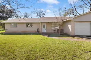 238 Sleepy Hollow Dr, Lake Jackson, TX 77566 - Photo 2