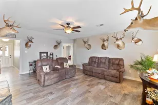 219 Red Oak Cir, Brazoria, TX 77422 - Photo 8