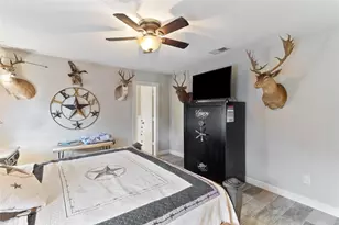 219 Red Oak Cir, Brazoria, TX 77422 - Photo 12