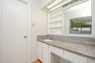 7222 Pella Dr, Houston, TX 77036 - Photo 16
