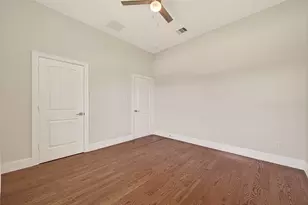 2211 Silverbonnet St, Houston, TX 77055 - Photo 22