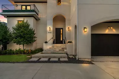 4704 Willow Street, Bellaire, TX 77401 - Photo 2