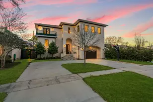 4704 Willow St, Bellaire, TX 77401 - Photo 1