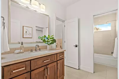 4704 Willow Street, Bellaire, TX 77401 - Photo 40