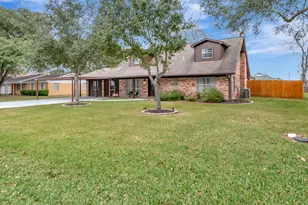 1203 S 2nd St, Ganado, TX 77962 - Photo 2