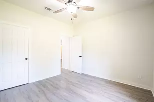 502 Tall Timber Dr, West Columbia, TX 77486 - Photo 8