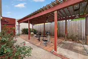 2219 Sealy St, Galveston, TX 77550 - Photo 34