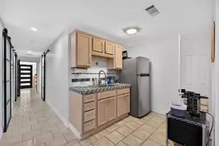 2219 Sealy St, Galveston, TX 77550 - Photo 20