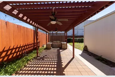 2219 Sealy Street, Galveston, TX 77550 - Photo 44