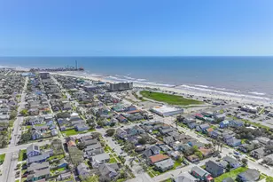 3519 Ave R 1/2, Galveston, TX 77550 - Photo 42