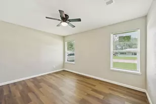 317 Redwood St, Lake Jackson, TX 77566 - Photo 24