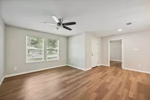 317 Redwood St, Lake Jackson, TX 77566 - Photo 8