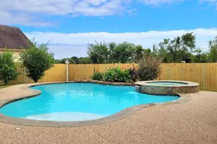 2111 Paintbrush Ave, League City, TX 77573 - Photo 2