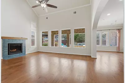 126 E Cove View Trail, The Woodlands, TX 77389 - Photo 6