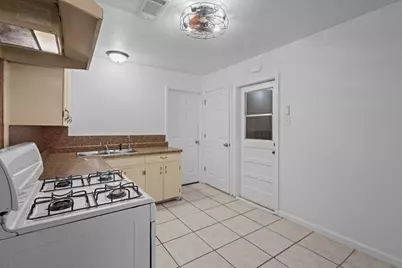 3721 Avalon Ave, Port Arthur, TX 77642 - Photo 12