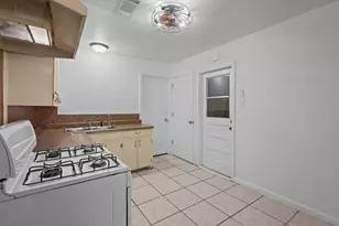 3721 Avalon Ave, Port Arthur, TX 77642 - Photo 12