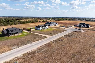 103 Country Vw Ln, Schulenburg, TX 78956 - Photo 1