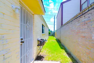 8615 Belle Park Dr, Houston, TX 77099 - Photo 40