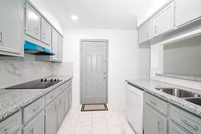 8615 Belle Park Drive, Houston, TX 77099 - Photo 18