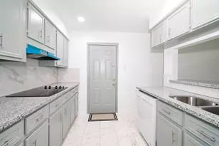 8615 Belle Park Dr, Houston, TX 77099 - Photo 18