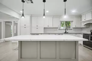 9323 Meadowbriar Ln, Houston, TX 77063 - Photo 8