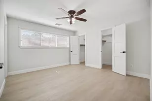 9323 Meadowbriar Ln, Houston, TX 77063 - Photo 20