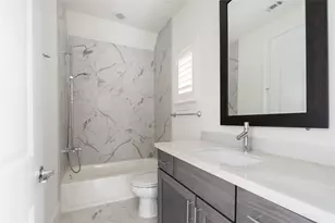 2613 Maxroy St, Houston, TX 77007 - Photo 36