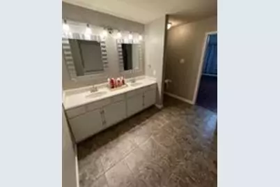 17158 Summer Hollow Drive, Sugar Land, TX 77498 - Photo 24