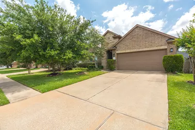 111 Pheasant Run Drive, Conroe, TX 77384 - Photo 2