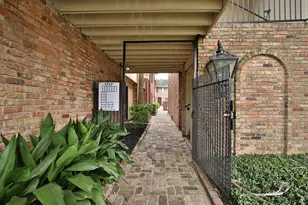 1739 Commonwealth St, Houston, TX 77006 - Photo 4