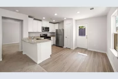 8007 Burnt Orchid, Houston, TX 77016 - Photo 4