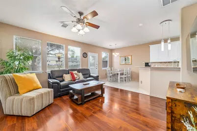 203 W Stedhill Loop, The Woodlands, TX 77384 - Photo 4