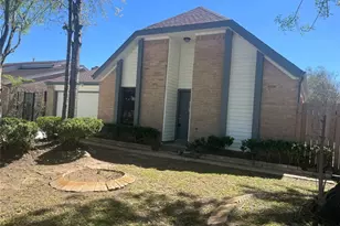 11831 Oak Meadow Dr, Meadows Place, TX 77477 - Photo 1