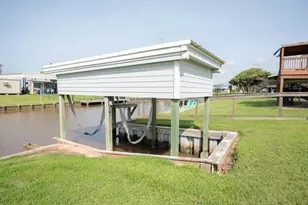1304 County Rd 202, Sargent, TX 77414 - Photo 18