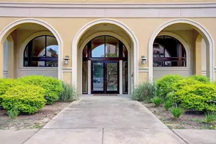 2203 Dorrington St, Houston, TX 77030 - Photo 2