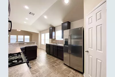 15202 Pecan Landing Drive, Houston, TX 77090 - Photo 8
