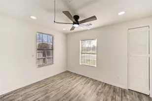 7811 St Louis St, Houston, TX 77028 - Photo 36